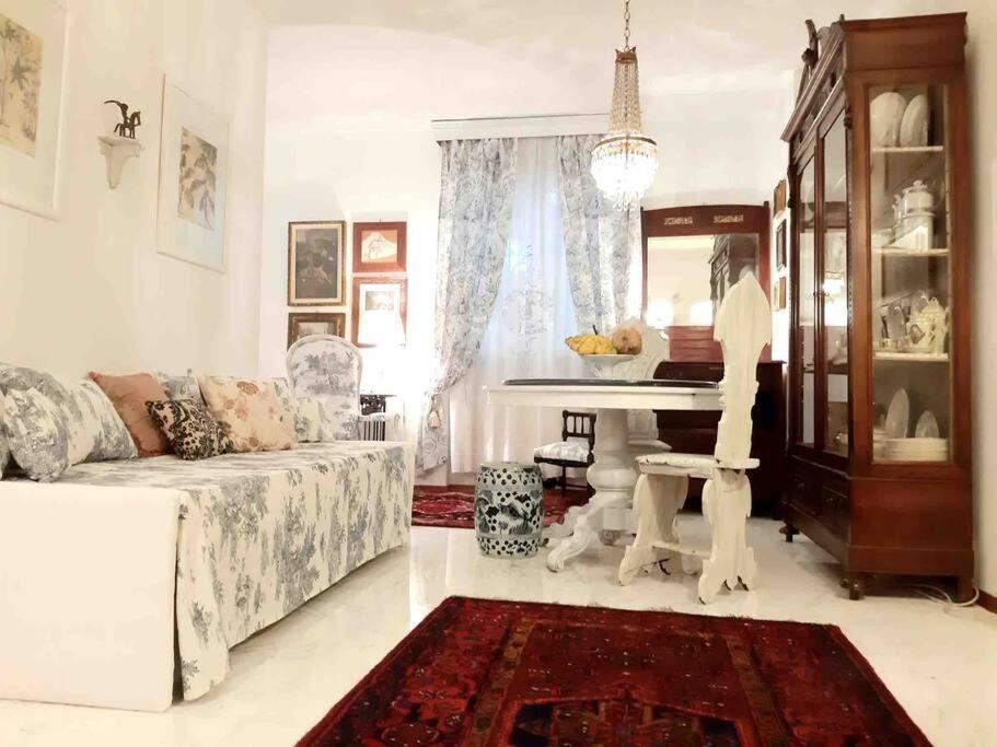 ססטו פיורנטינו La Villa Bianca - Appartamento In Villa מראה חיצוני תמונה